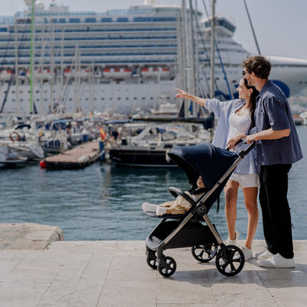 Espiro Wind, Azul marino polar, familia usando el cochecito