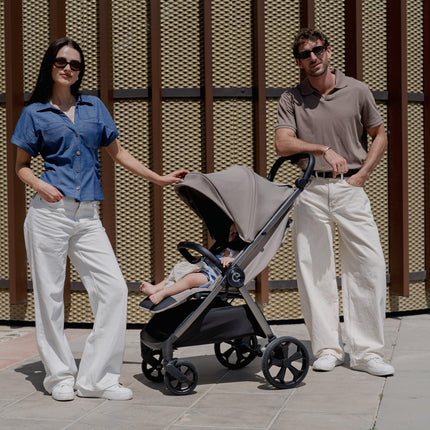 Espiro Wind, Beige empolvado, familia usando el cochecito