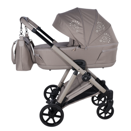 Carrycot / bassinet and toddler seat on the Junama Milano Cappuccino stroller, photo 1