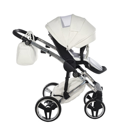 Cochecito Junama Fluo Individual blanco brillante con chasis efecto espejo plateado