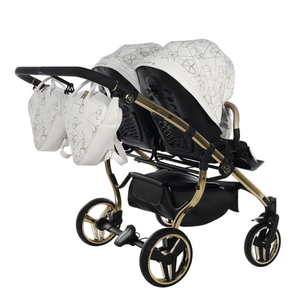 Carrinho de bebé lado a lado Junama Heart Duo branco e dourado, vista traseira com bolsas a condizer