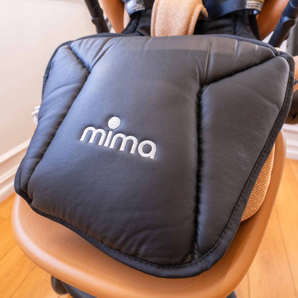 Close-up of the footrest section of the mima flo Lollipop Black cooling seat pad